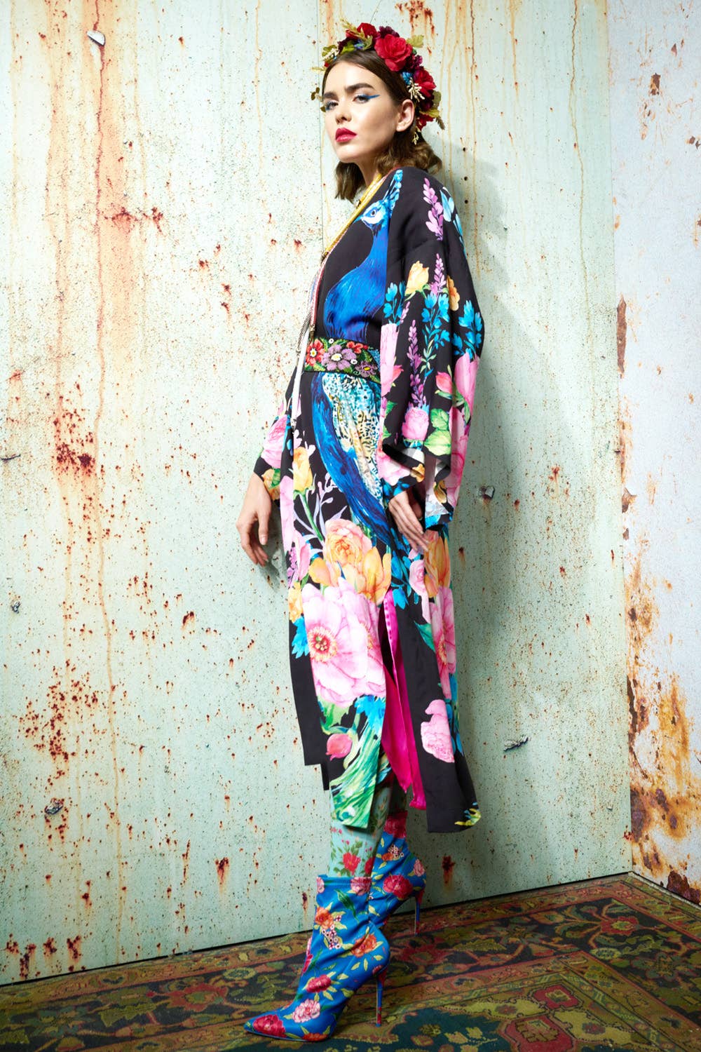 Fantasy Kimono: Black peacock print / Size Medium