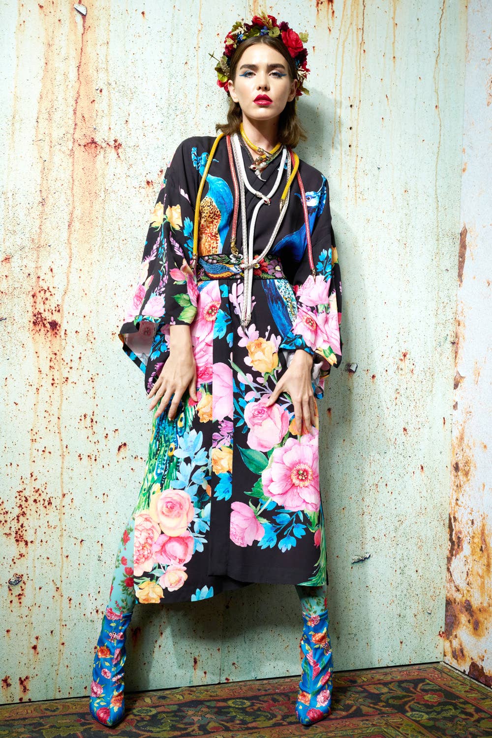 Fantasy Kimono: Black peacock print / Size Medium