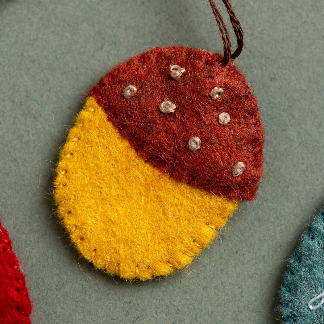 Woodland Garland Felt Craft Kit: English