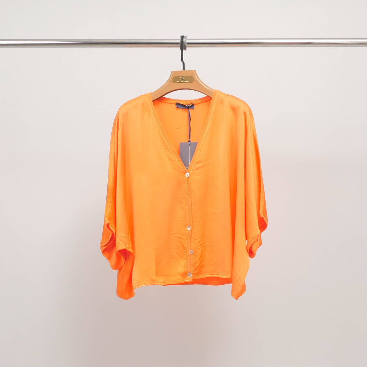 Satin button-front blouse with a loose fit : Orange- One Size