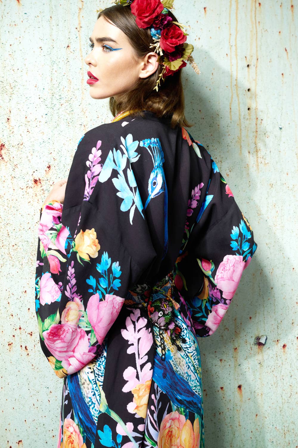 Fantasy Kimono: Black peacock print / Size Medium