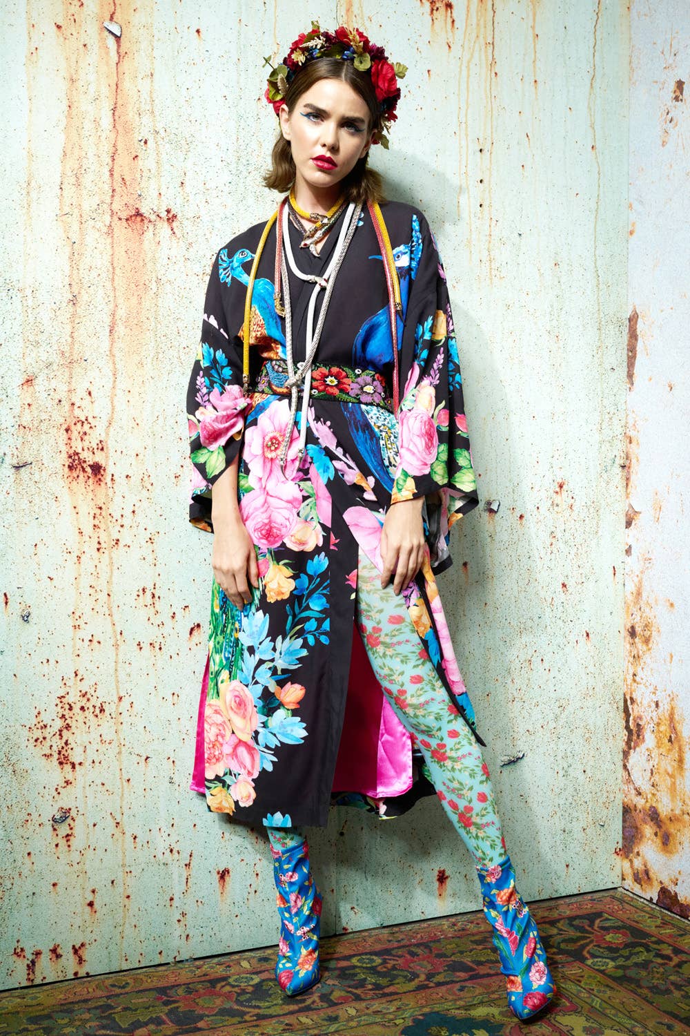 Fantasy Kimono: Black peacock print / Size Medium