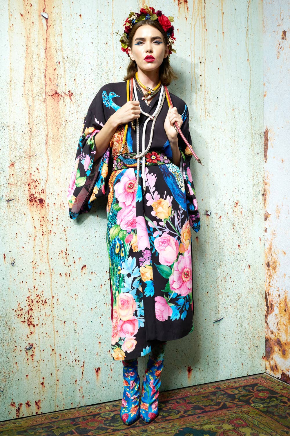 Fantasy Kimono: Black peacock print / Size Medium