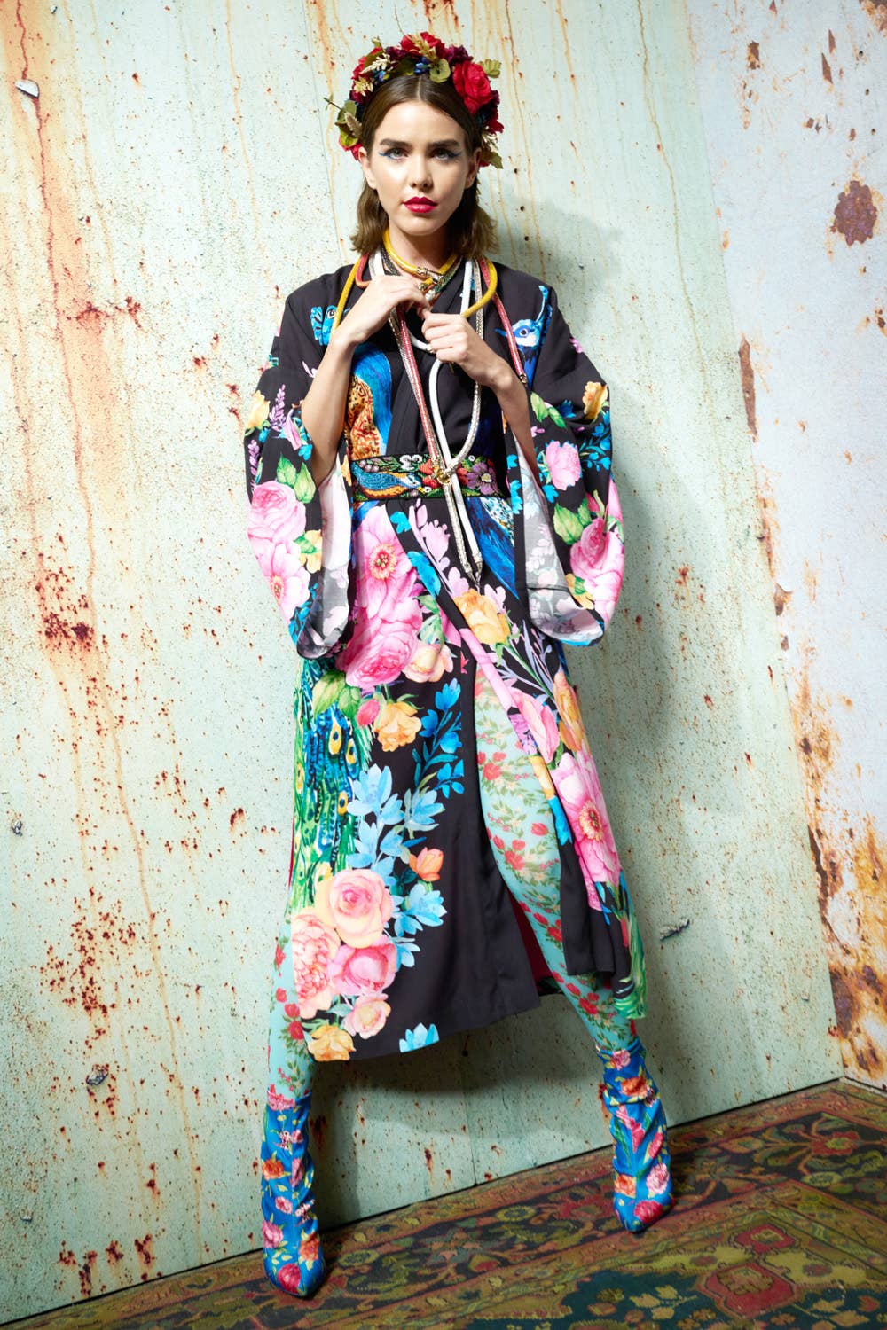 Fantasy Kimono: Black peacock print / Size Medium
