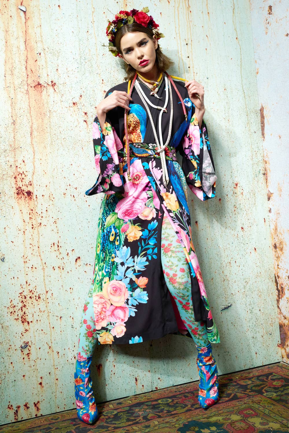Fantasy Kimono: Black peacock print / Size Medium