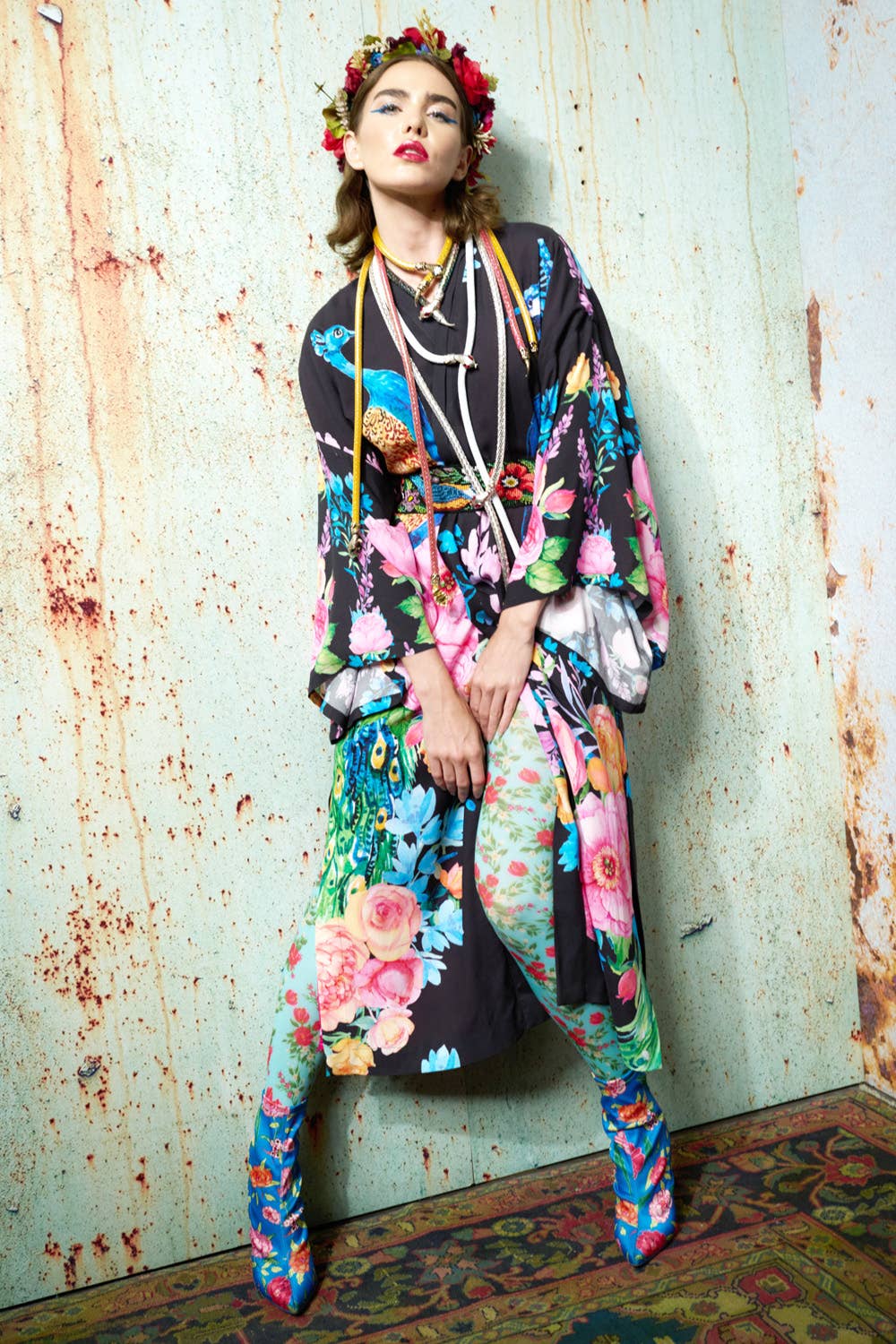 Fantasy Kimono: Black peacock print / Size Medium