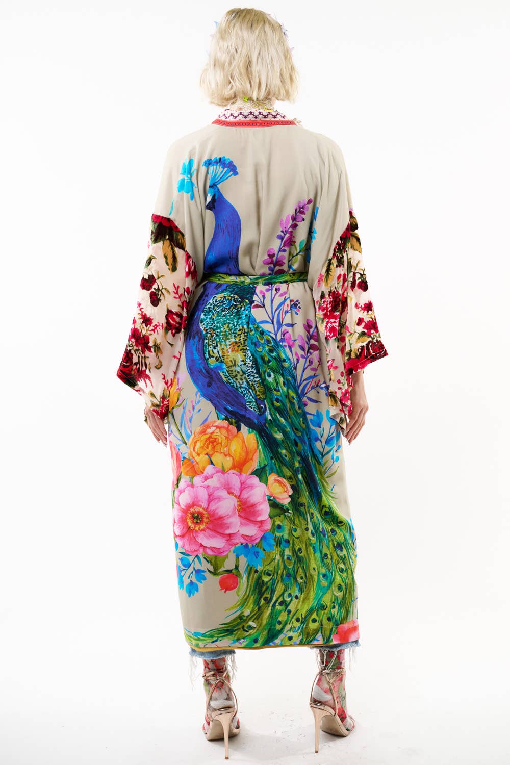 Fantasy Kimono: Soft Moon / Size Med