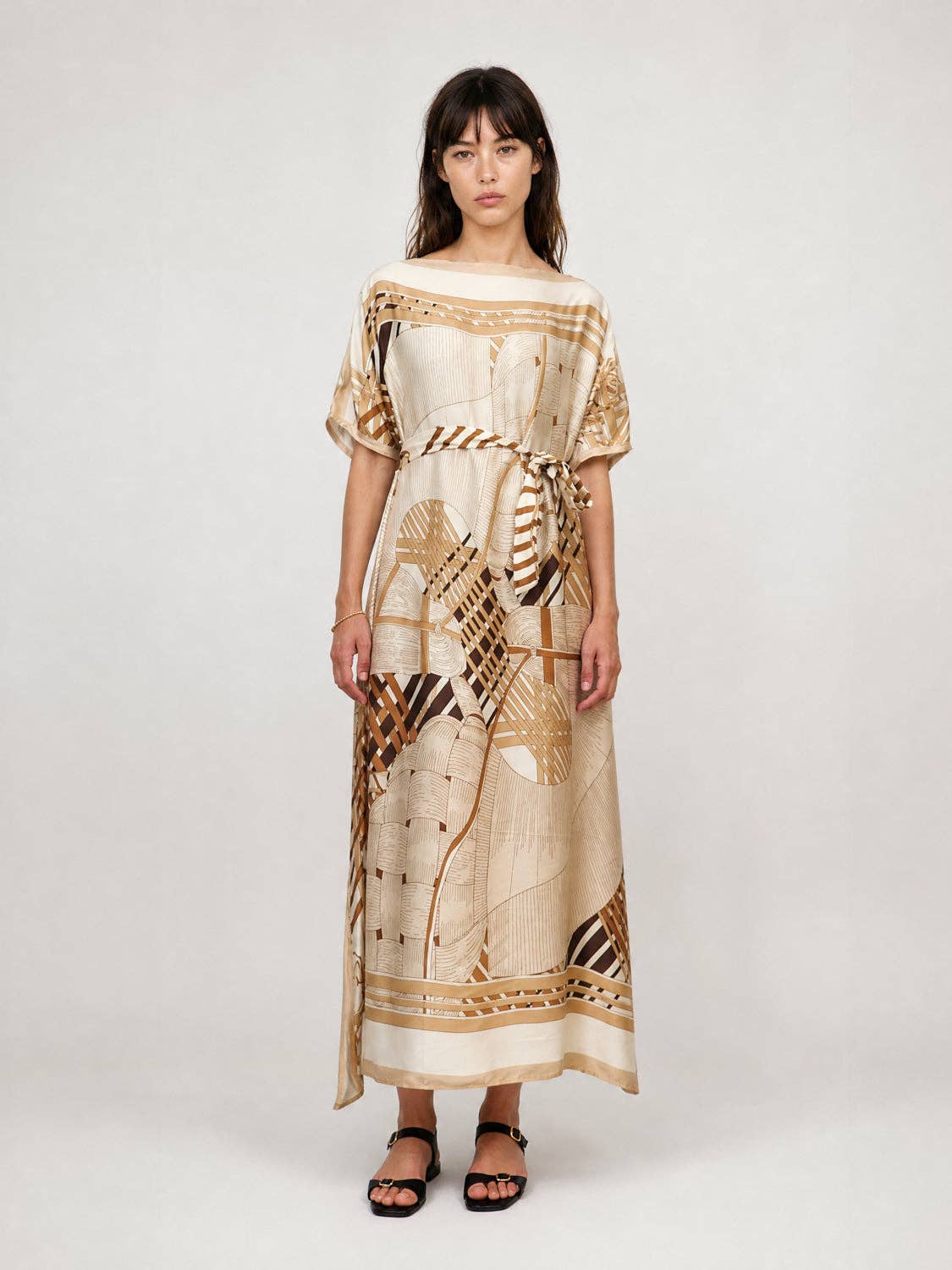 Print satin dress with belt: TAUPE/BLACK- One Size