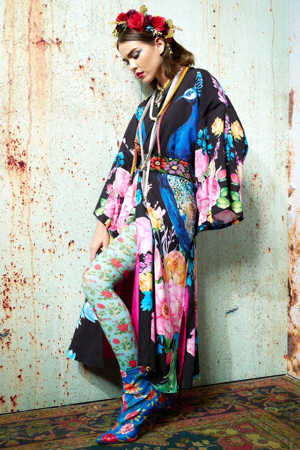 Fantasy Kimono: Black peacock print / Size Medium