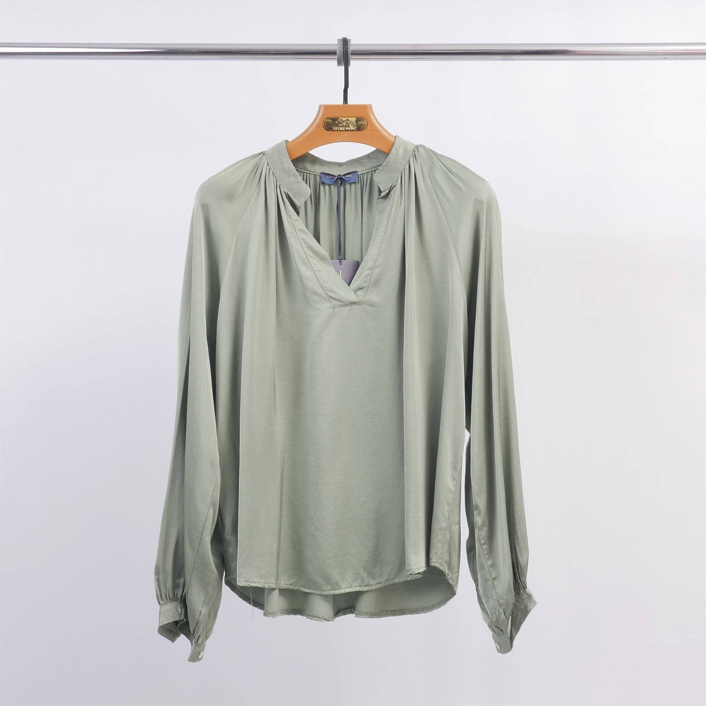 Fluid blouse in satin viscose DB14192: Brown
