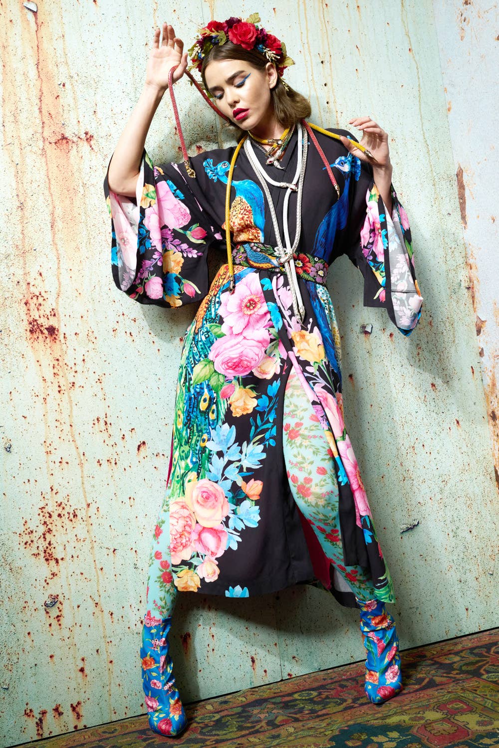 Fantasy Kimono: Black peacock print / Size Medium