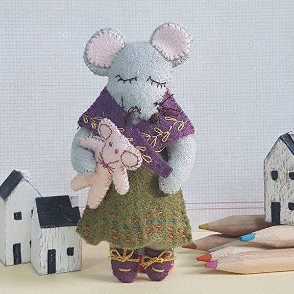 Little Miss Mouse Felt Craft Mini Kit: English