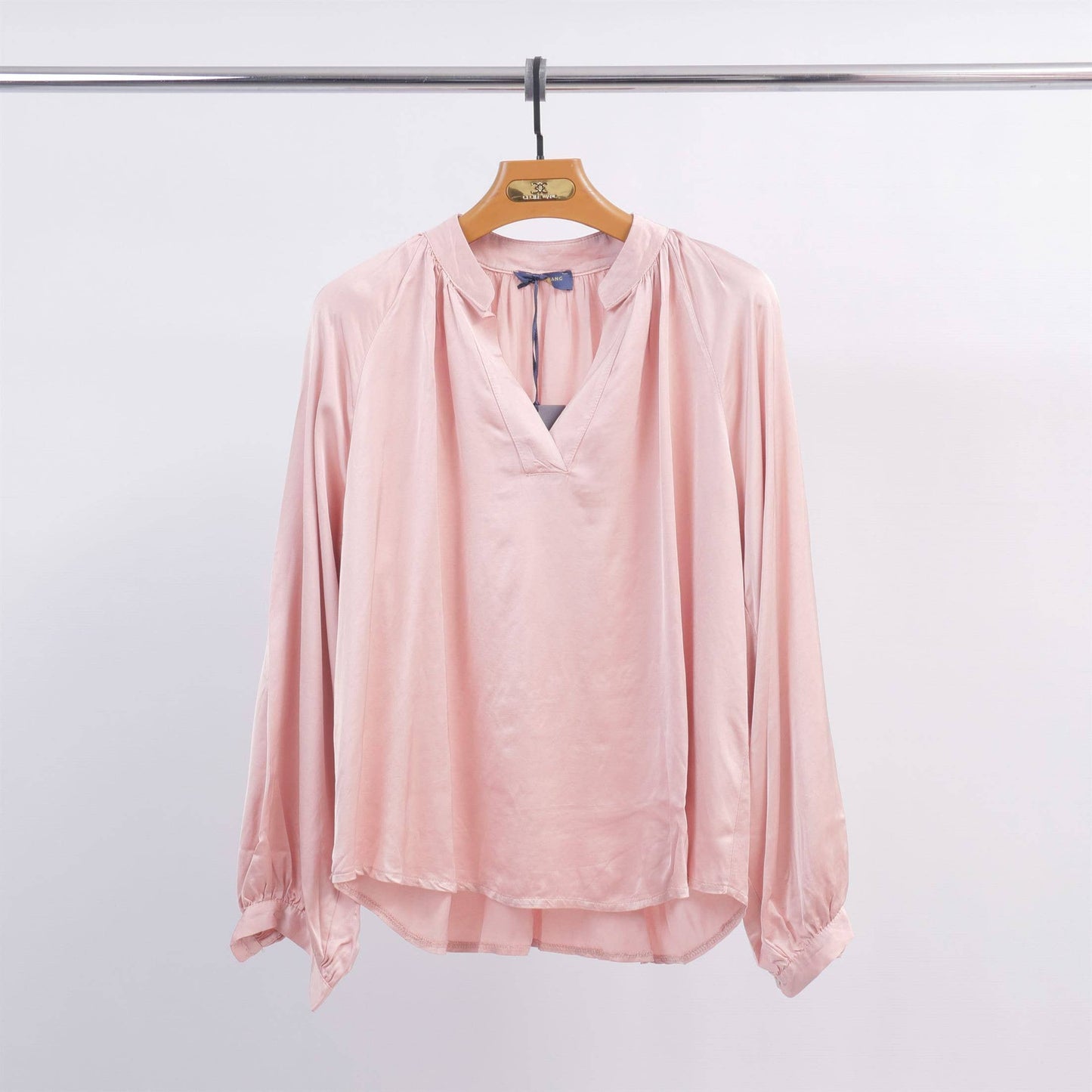 Fluid blouse in satin viscose DB14192: Brown
