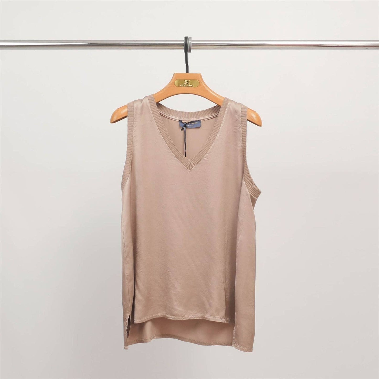V-neck tank top in fluid viscose in Latte. One Size fits 10