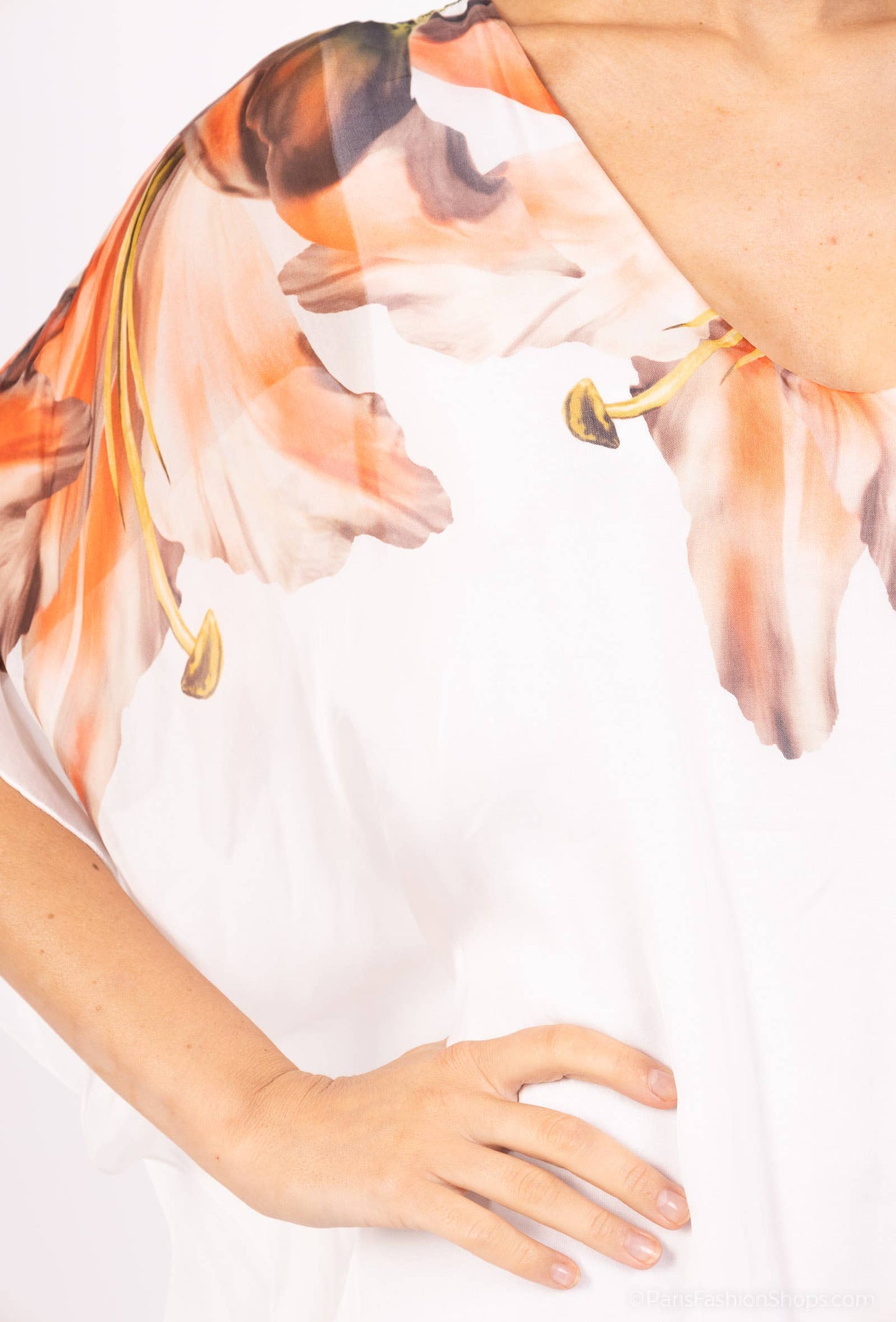 Silk dress with placed floral print: 30% silk 70% viscose / White / Size S to M