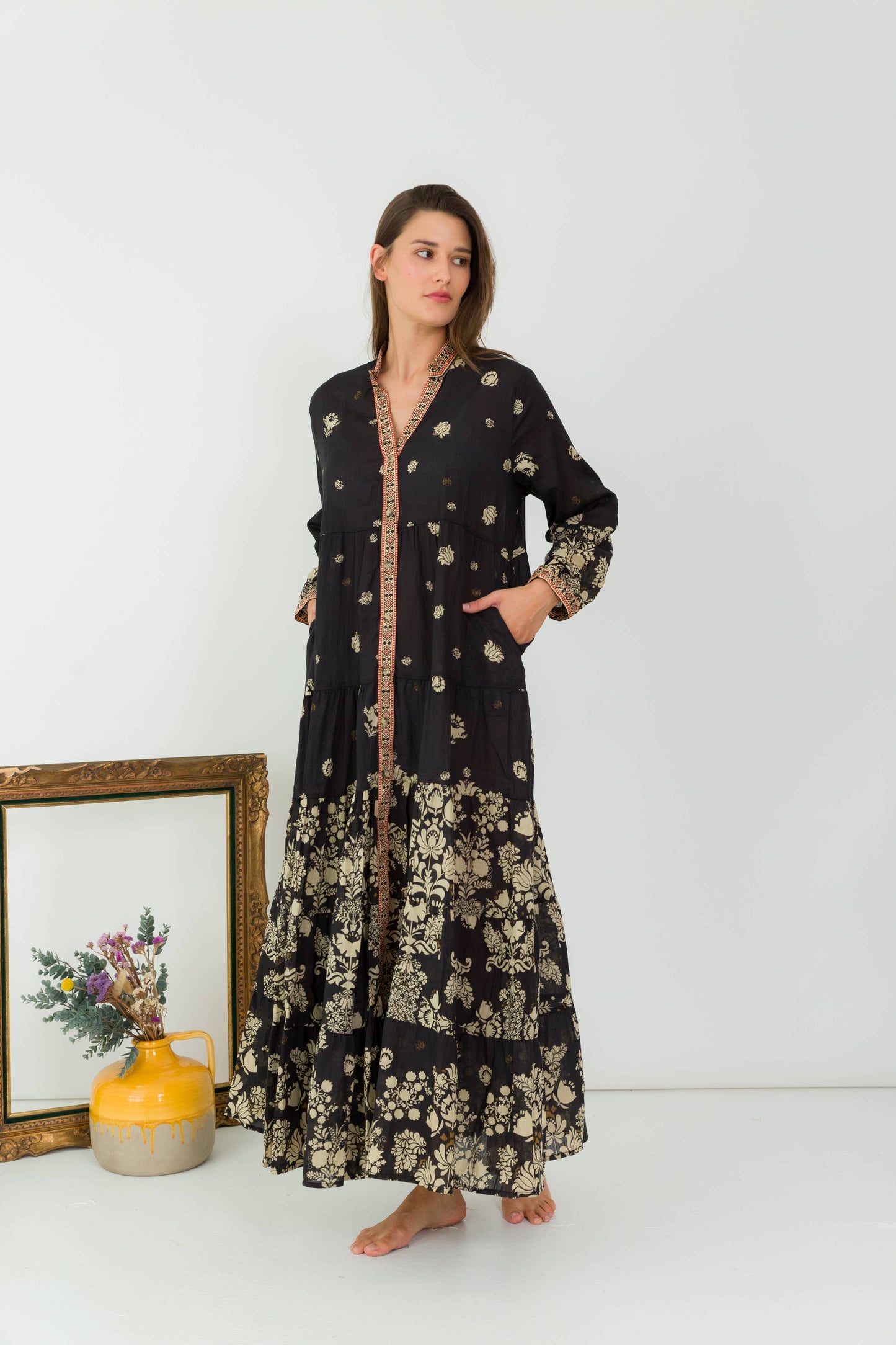 Bohemian maxi dress in black and beige- One size