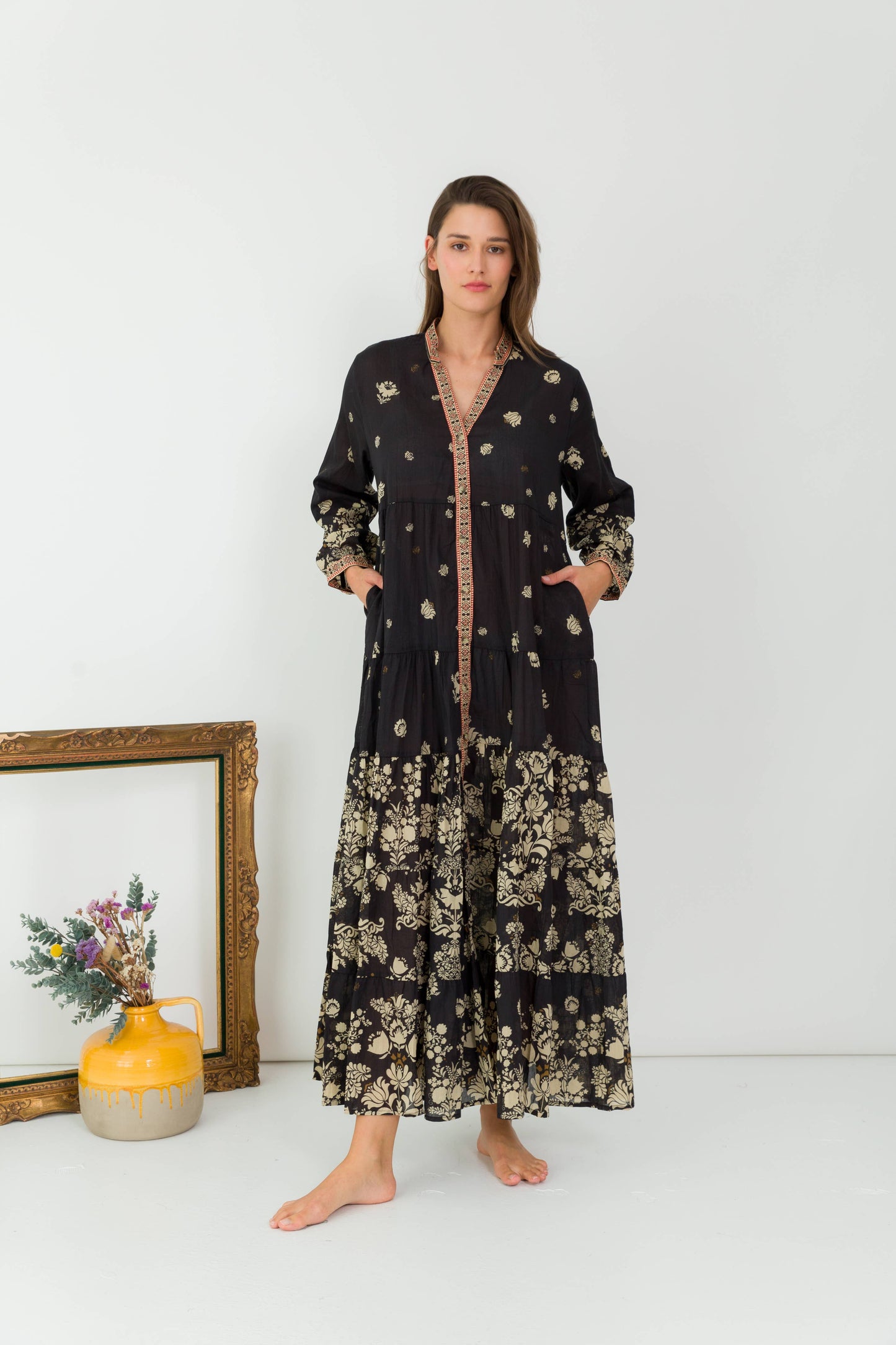 Bohemian maxi dress in black and beige- One size