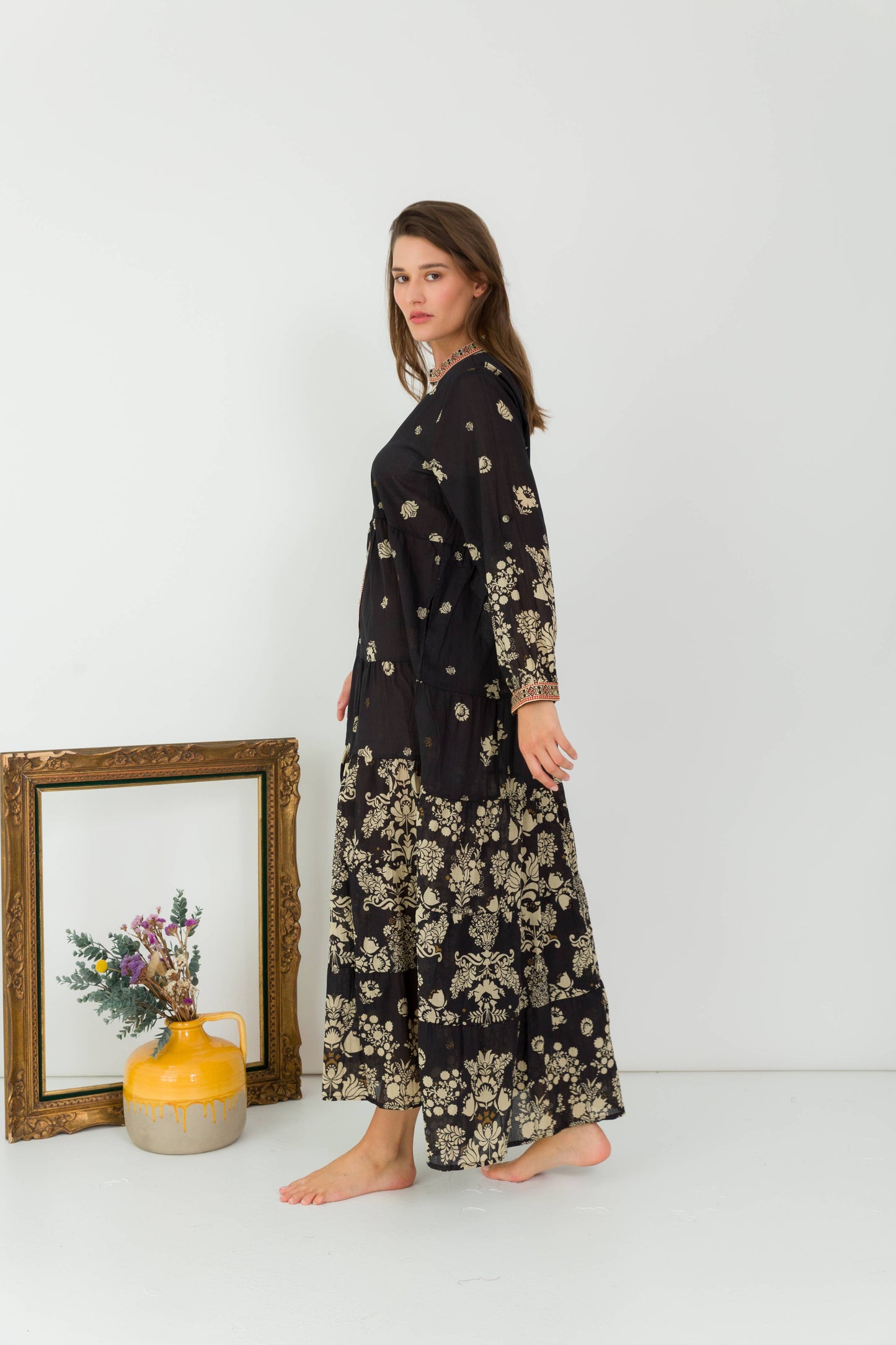 Bohemian maxi dress in black and beige- One size