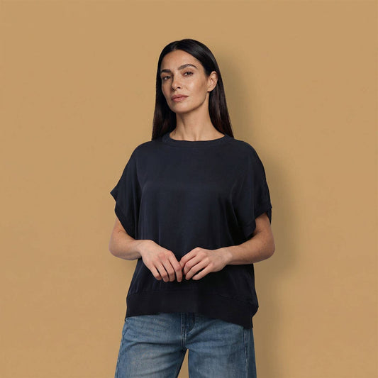 Loose-fitting short-sleeve top in viscose Navy