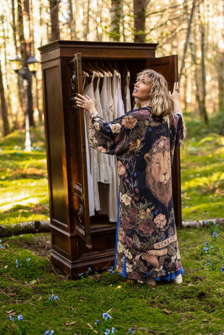 Lionheart Opera Duster w/ botanicals & Narnia inspired print