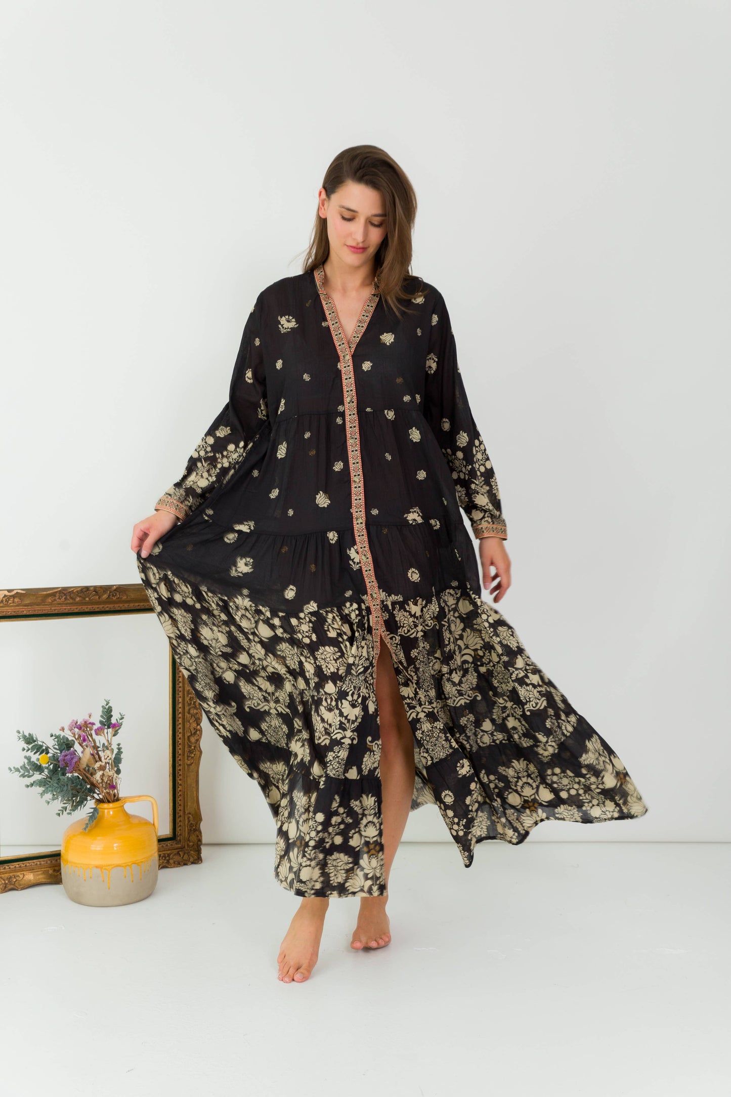 Bohemian maxi dress in black and beige- One size