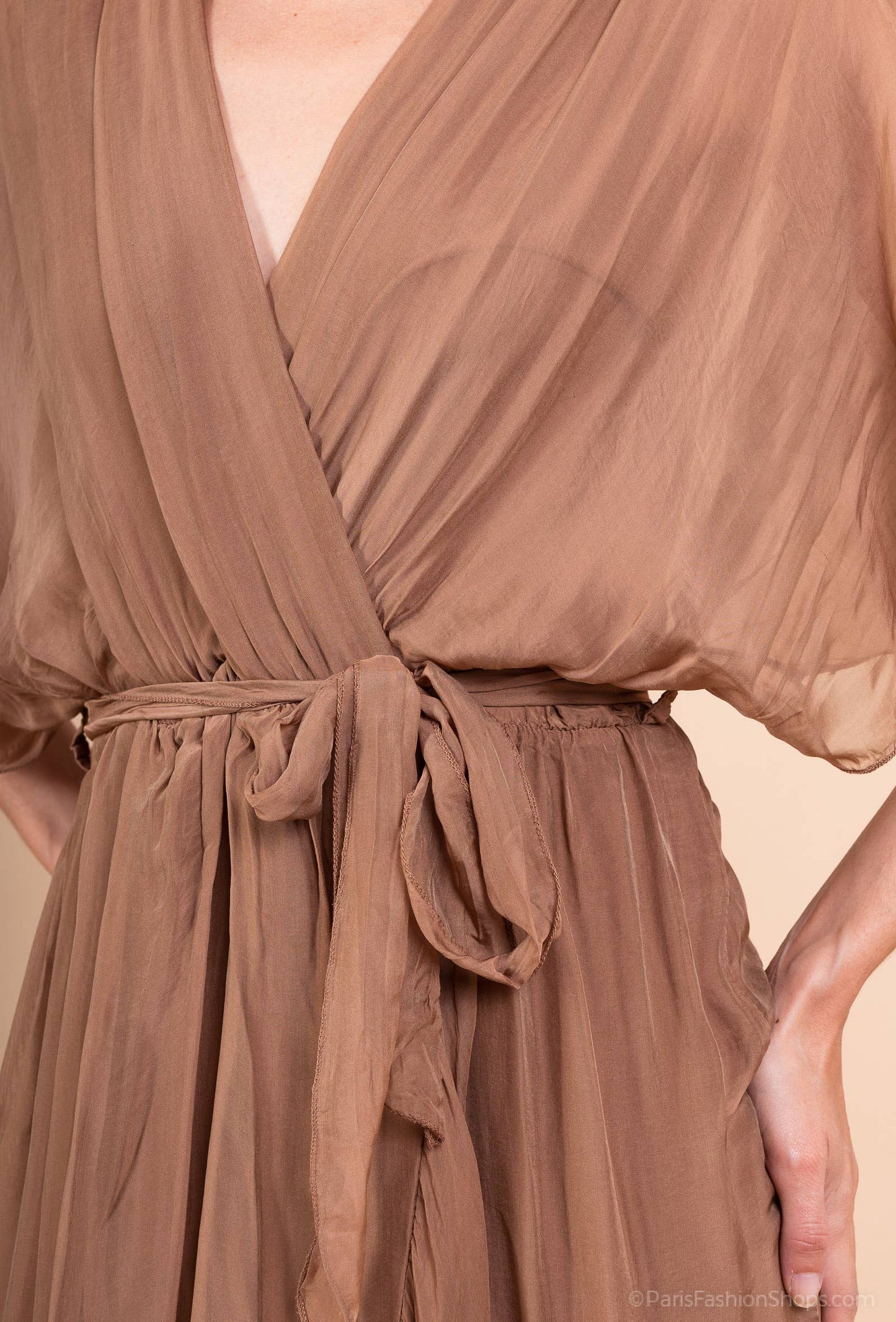 Silk dress: 30% Silk 70% viscose / Camel / Size S to M