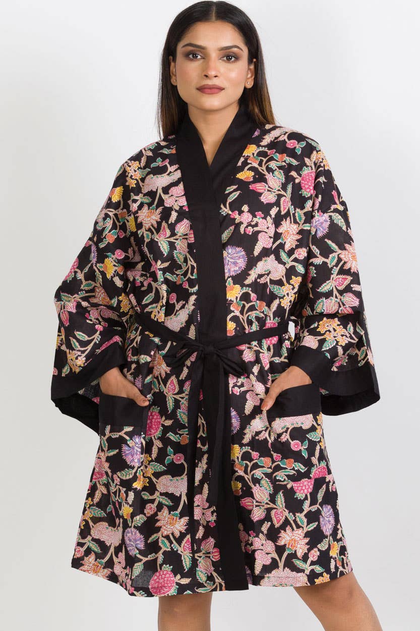 Short Kimono Robe in Black and White Print