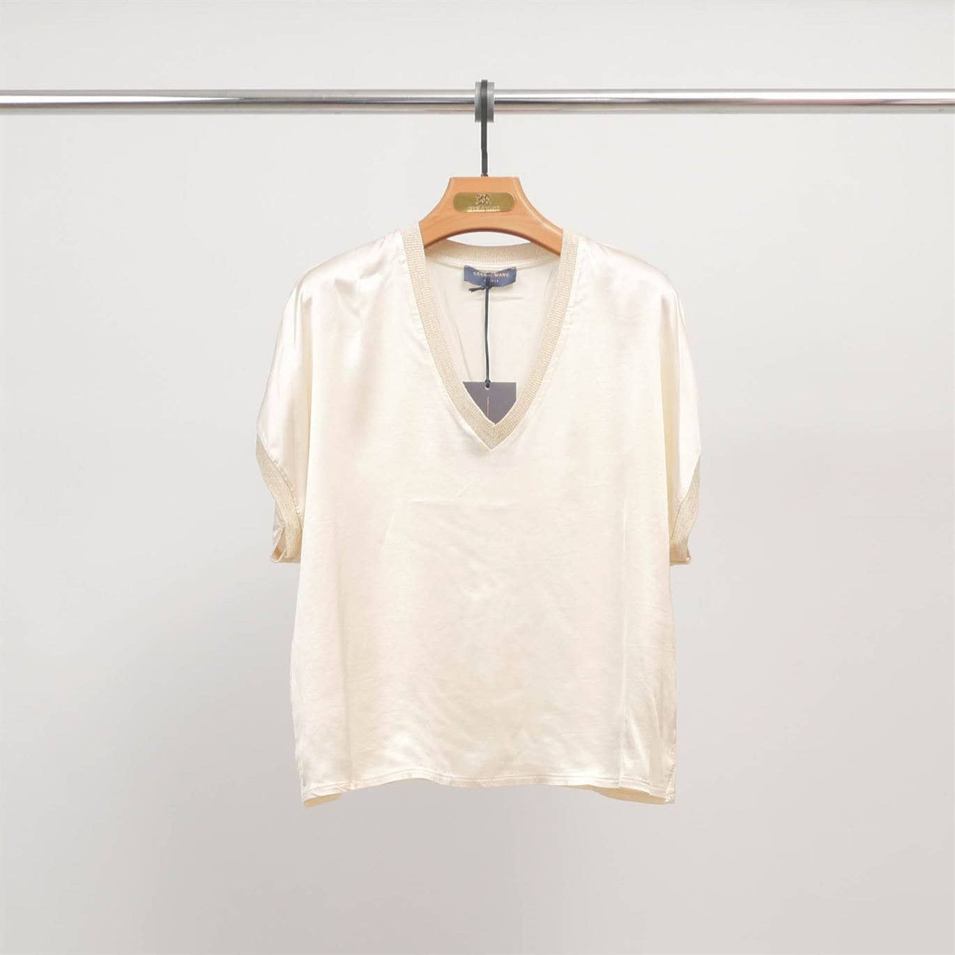 V-neck tunic in fluid satin -Cream/ Size 10 to 12