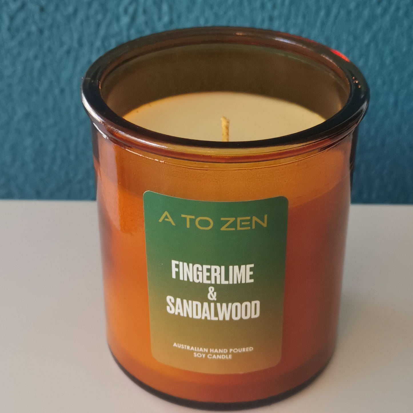 Fingerlime & Sandalwood Soy Candle -Medium