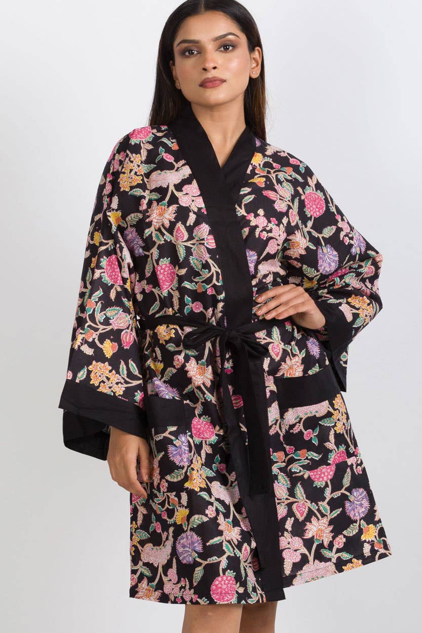 Short Kimono Robe in Black and White Print