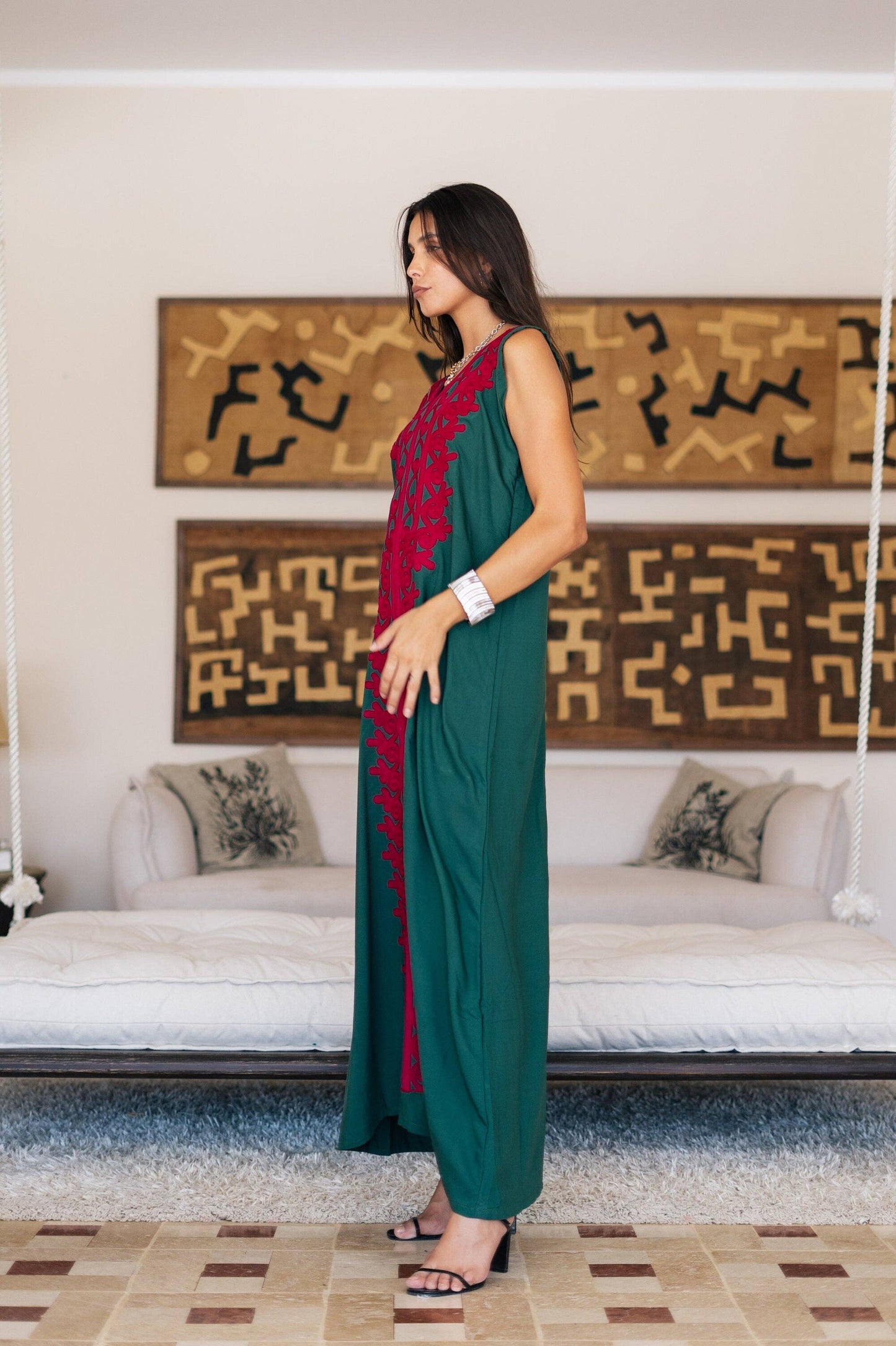 Chic Sleeveless Green Embroidered Kaftan