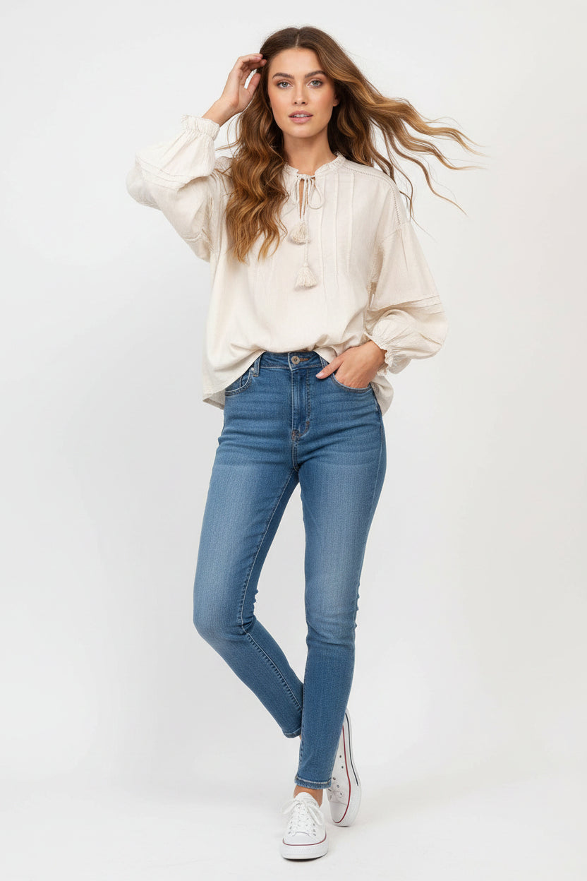 Cotton blouse with puffed sleeves and pleated details : Ivory