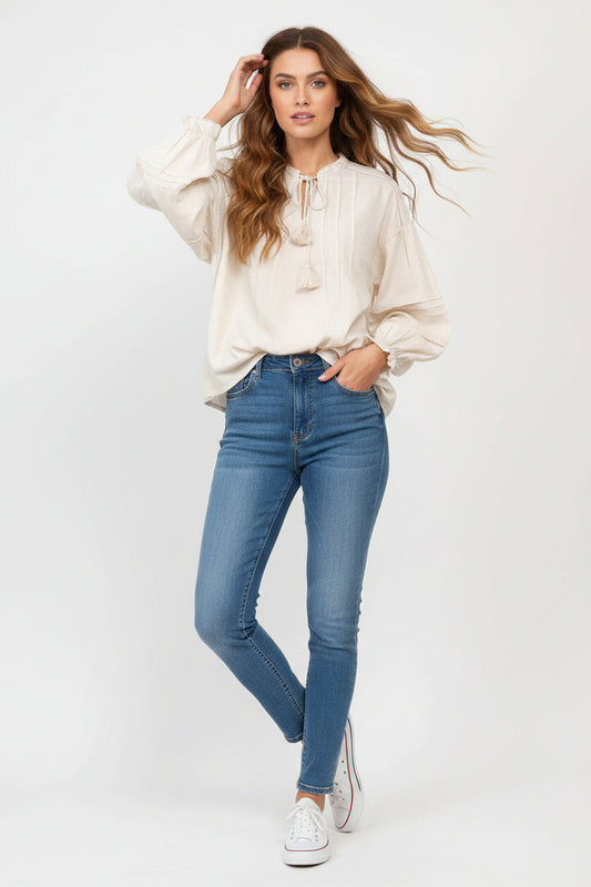 Cotton blouse with puffed sleeves and pleated details : Ivory