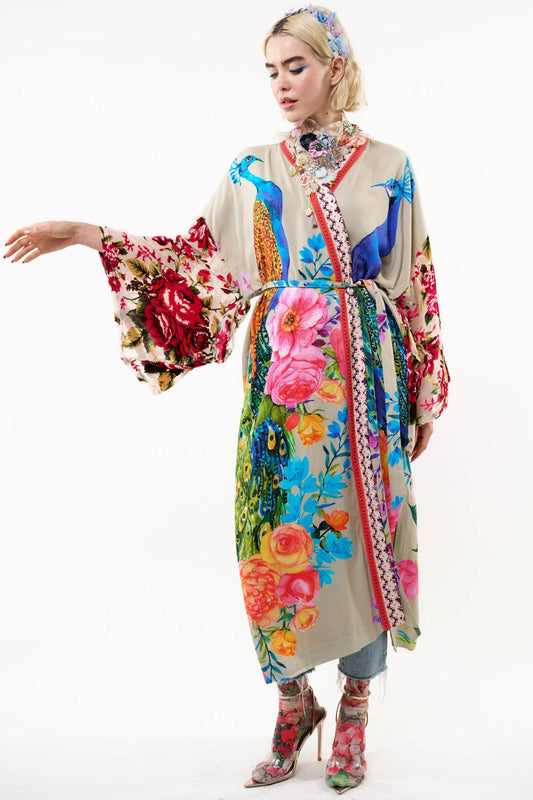Fantasy Kimono: Soft Moon / Size Med