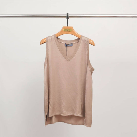 V-neck tank top in fluid viscose in Latte. One Size fits 10